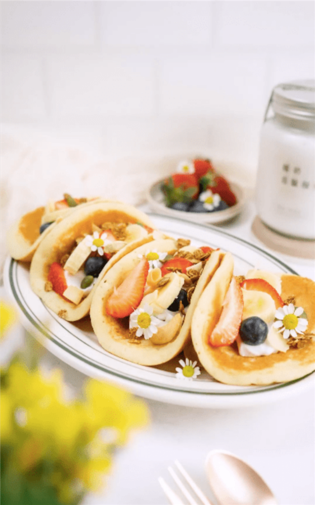 純素椰奶優格相當適合做成甜點，或是取代鮮奶油作為點綴。（圖片提供：MoonLab）