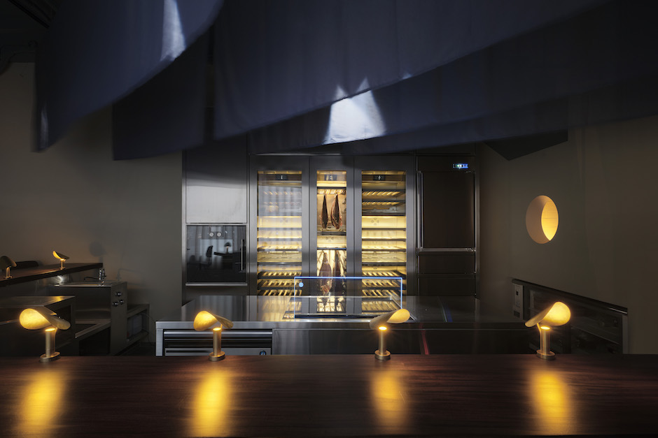 MADMEN面麵酒屋_開放式廚房選用全系列Gaggenau設備