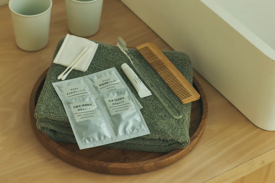 MUJI BASE KAMOGAWA的衛浴用品也選用無印良品的產品。（圖片來源：日本MUJI無印良品）