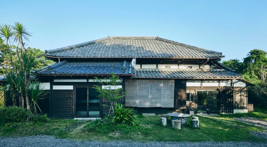 日本「MUJI BASE KAMOGAWA」旅宿開張！無印良品翻新百年老宅，帶旅客體驗在地日常