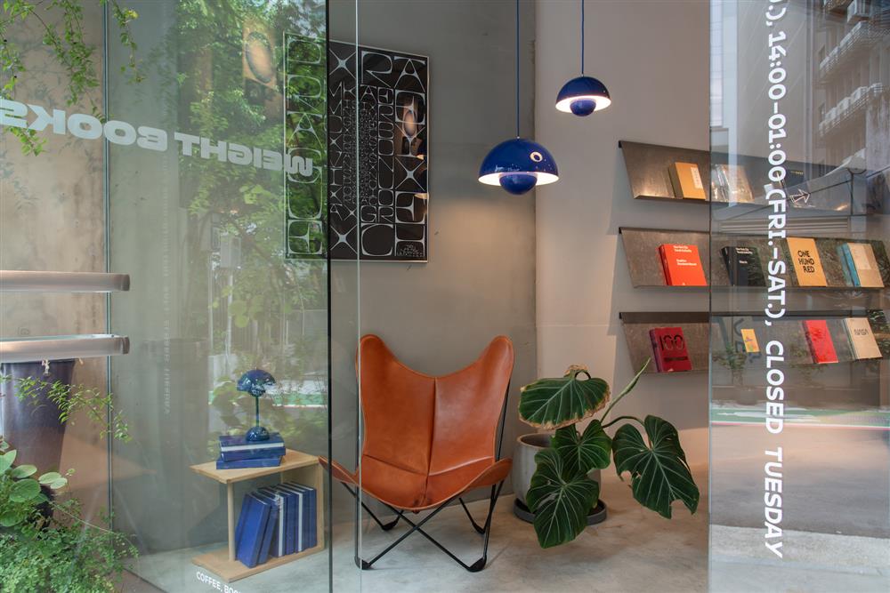 重本書店 Weight Books X Flowerpot Cobalt Blue 鈷藍 空間5 重本書店 Weight Books X Flowerpot Cobalt Blue 鈷藍 空間5