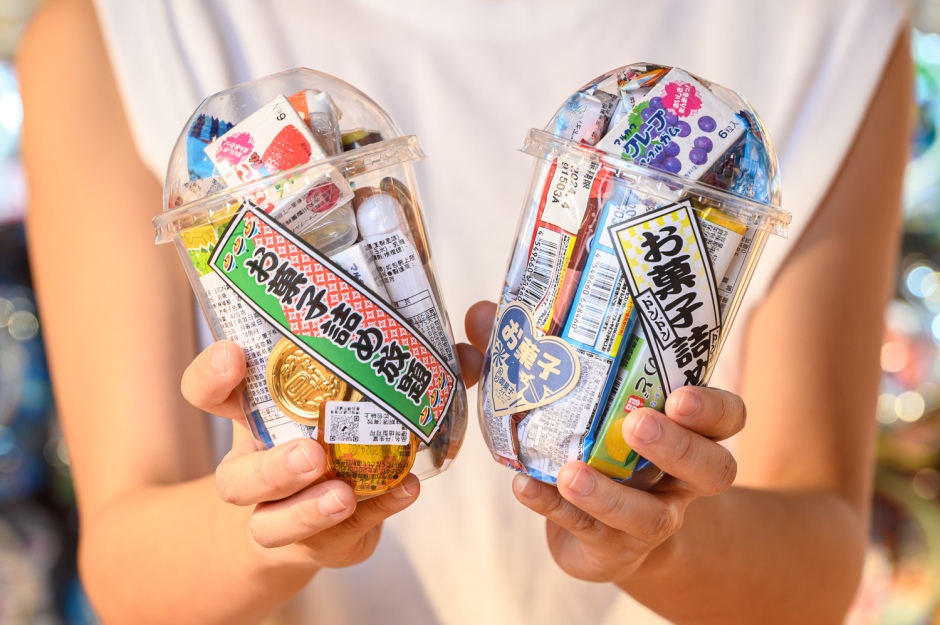 小檔DON DON DONKI CITYLINK南港店指定點心杯自開幕日至8月27日止，優惠價180元／杯（原價300元）