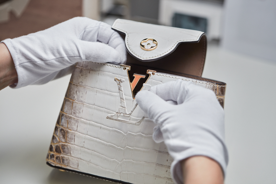 Setting the LV initials