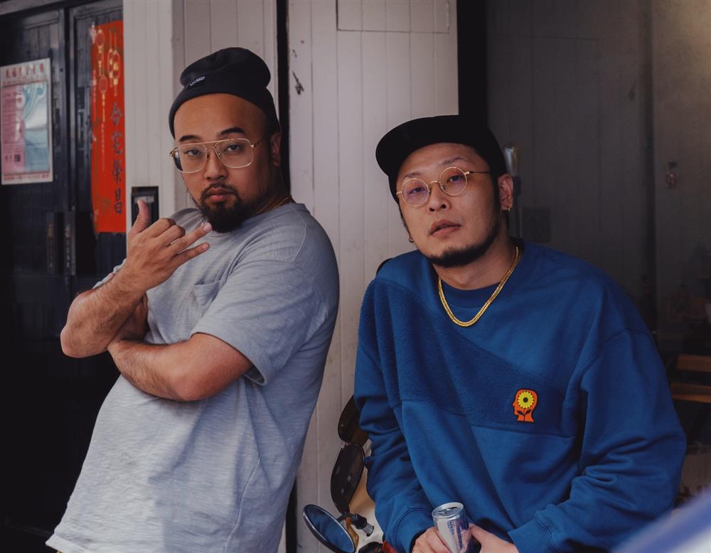 美麗本人（左）謝乾乾（右）