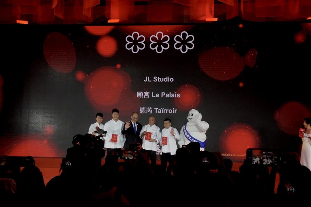 8E321A3D-07F8-4330-B9BD-B19C4ADA3087