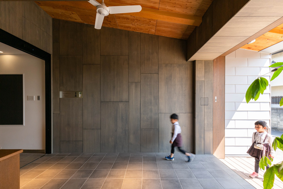 日比野設計幼児の城_KHB417_023-玄   関