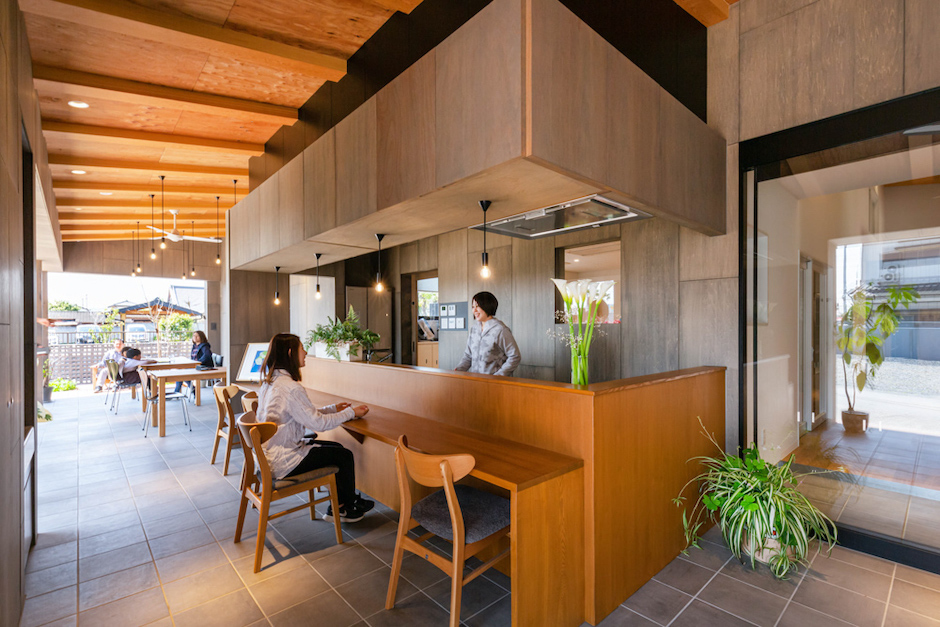 日比野設計幼児の城_KHB417_019-玄関・地域支援スペース