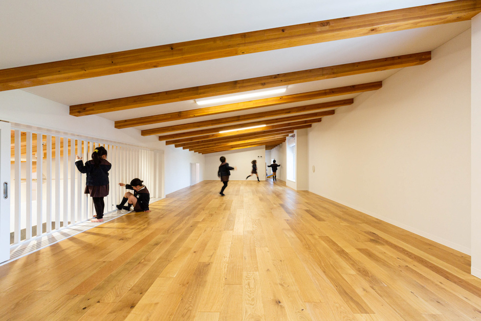 日比野設計幼児の城_KHB417_027-小屋裏収納