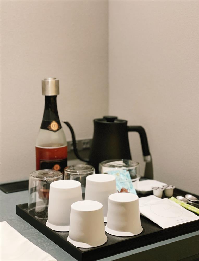 小檔北海道NIPPONIA HOTEL 函館港町Room_07水杯是我喜愛的品牌「1616」。