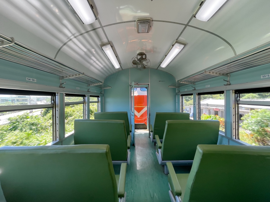 小檔藍皮文博號B99F947F-1A2B-4F3F-9009-5D1C414B6411