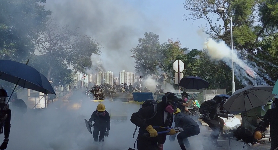 batch_《時代革命》警民衝突越發嚴重。（時代革命提供）