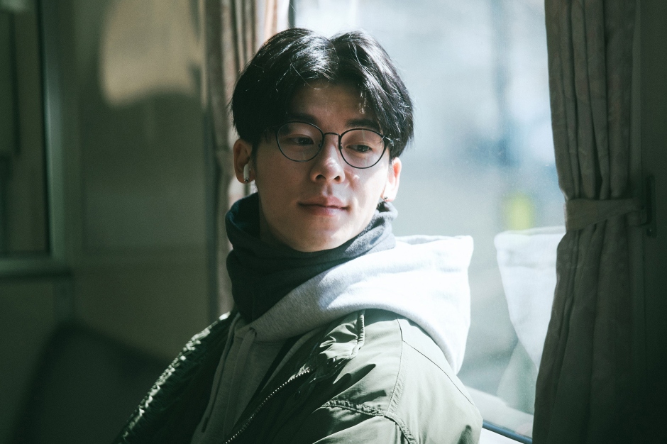 小檔《青春18x2》《青春18x2》男主角是現在全亞洲最受矚目的許光漢，他也入圍今年金馬獎最佳男主角＿翻滾吧男孩電影有限公司提供