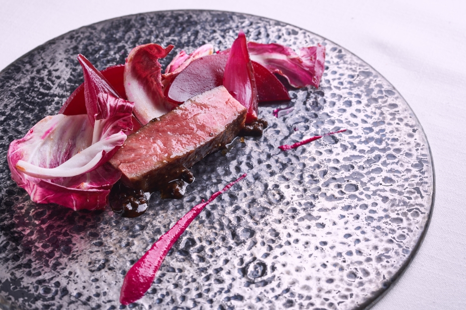 batch_新聞附件三-香港米其林三星「Ta Vie旅」招牌菜色「日本和牛、朴葉、有馬山椒」