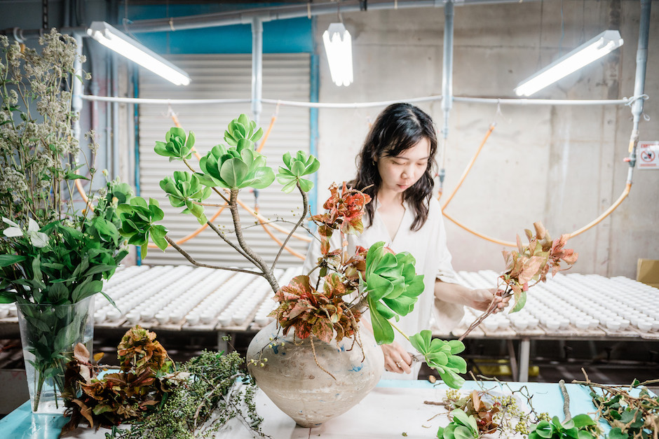 日光慢漫陶瓷設計展：04_花藝師陳曦與默默工作室合作，展演陶與花共奏的爛漫春光