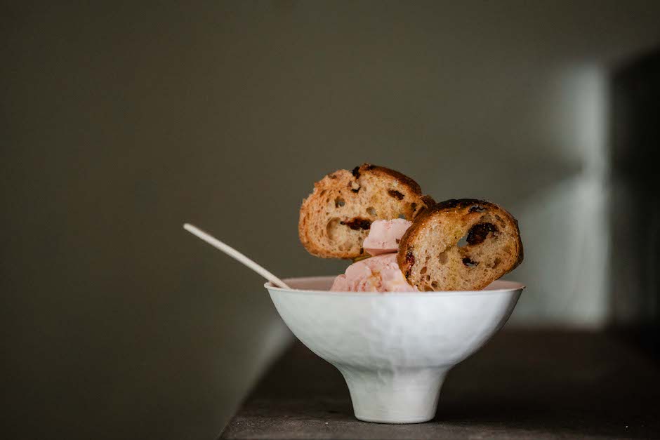 日光慢漫陶瓷設計展：09_酒釀風味的甜甜鹹鹹紅義式冰淇淋是必點招牌