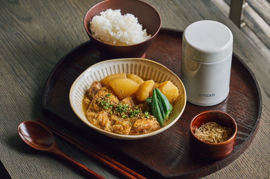 小檔慶祝日本虎牌TIGER 100週年 「1GO Anniversary and Next」特展登台_商品_阿鑫小料理_美味雞肉蔬菜味增煮定食$899