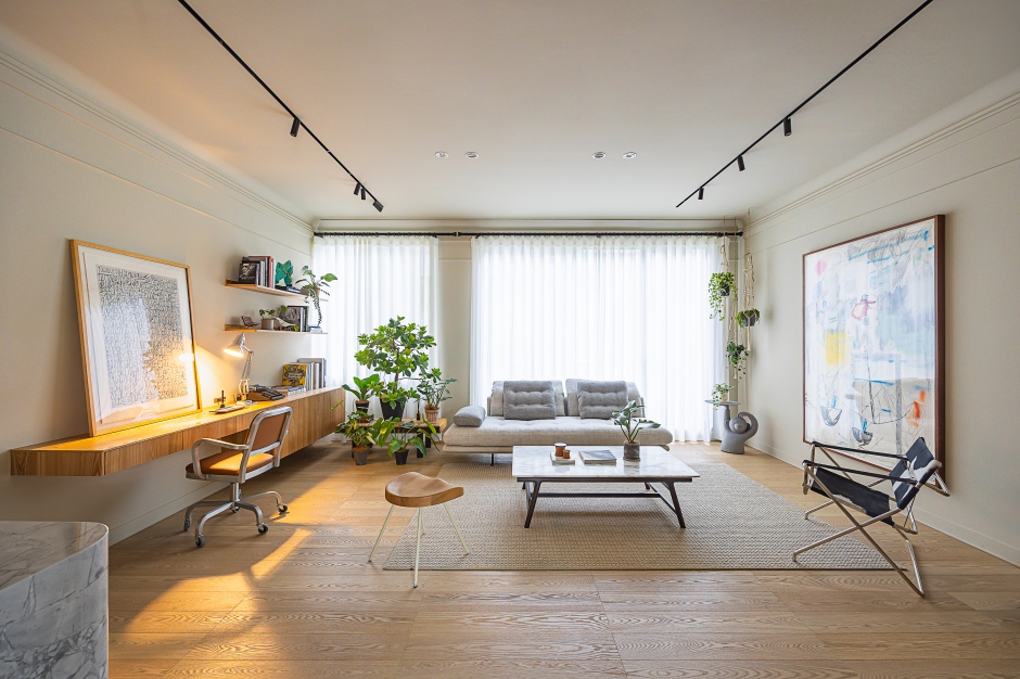 小檔平田晃久義泰田境義泰田境樣品屋_客廳1 圖片提供_義泰建設