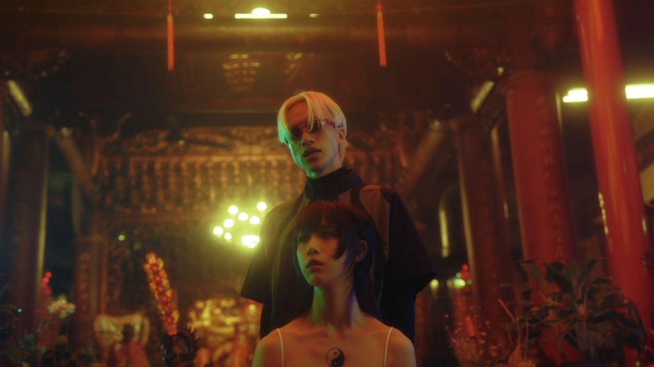 郭佩萱MV作品：李紅的〈你愛的不是我〉。