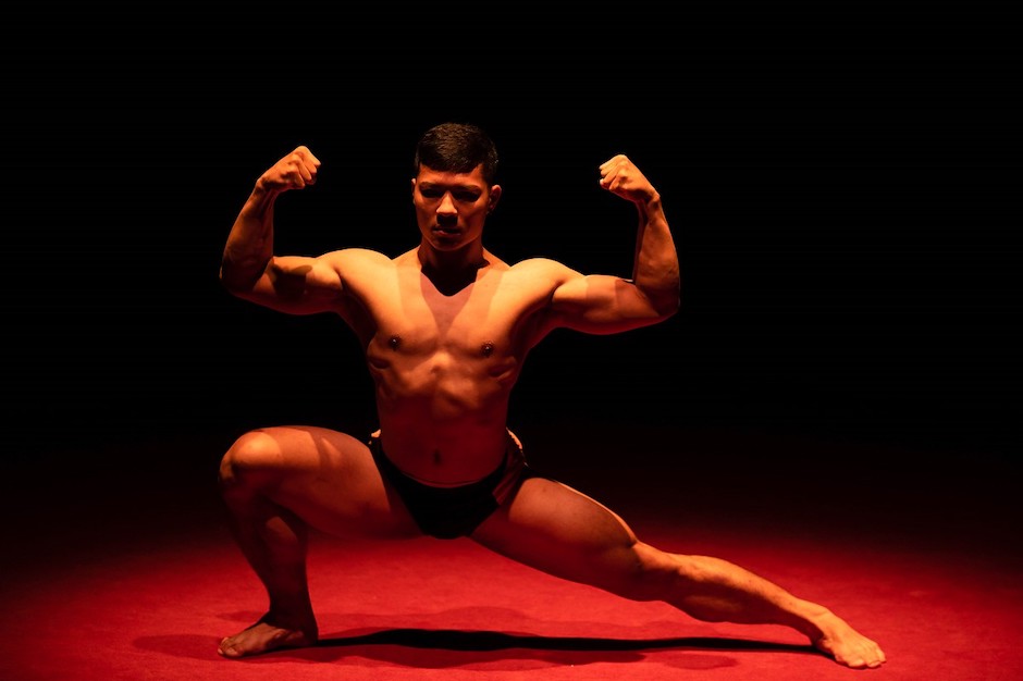 圖4：壯碩男舞者成為第一位登場的「扮仙」（創作者：黃懷德、攝影：楊子逸）