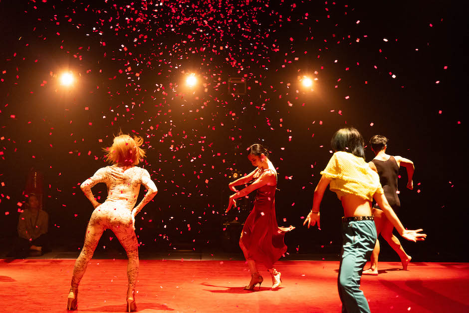 圖3：黃懷德《扮仙》將傳統戲曲融合現代舞蹈（臺北表演藝術中心提供、攝影：Grace Lin）