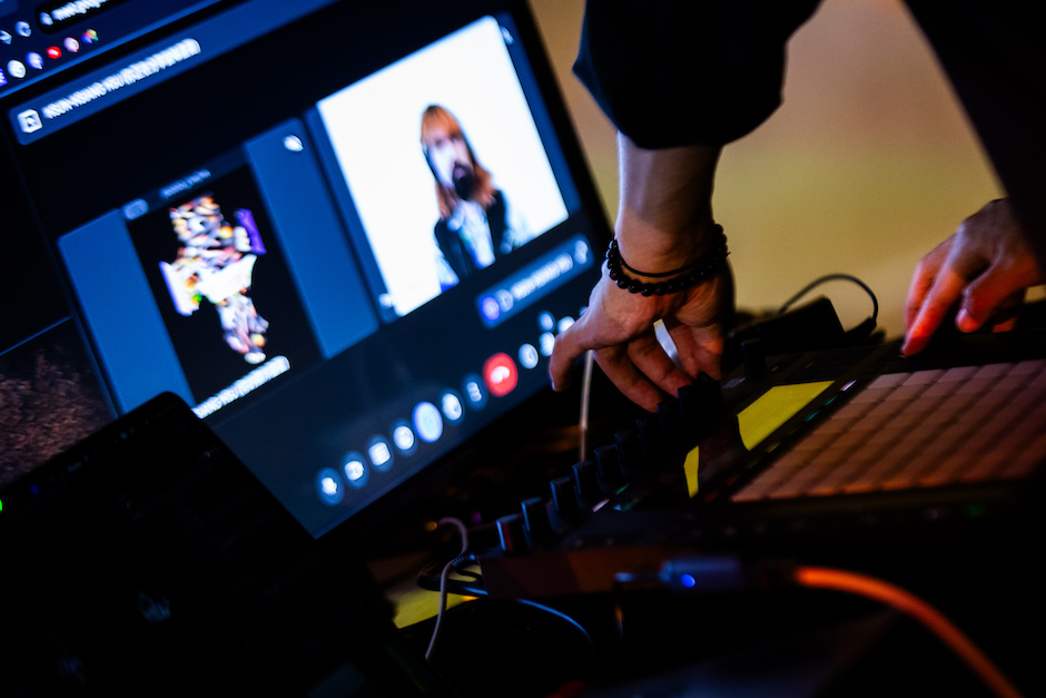 超維度攜手3組藝術家「reCONNECT: 2023 BORDERLESS CANVAS」9