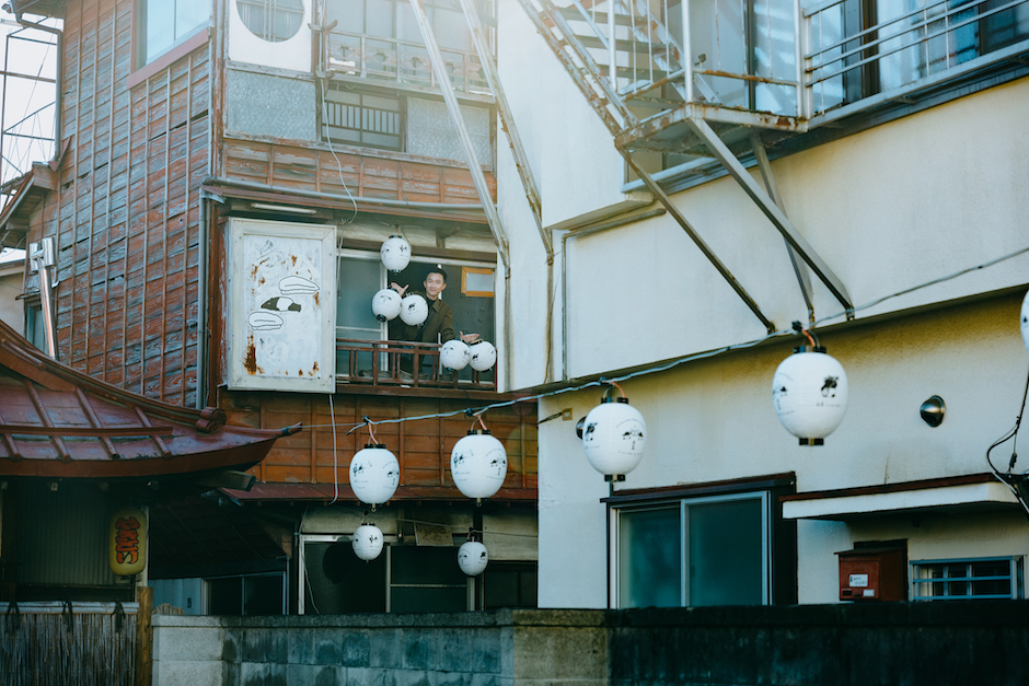 來貘出現在日本富士西裏的金壽司_Kin-sushi（橫式）