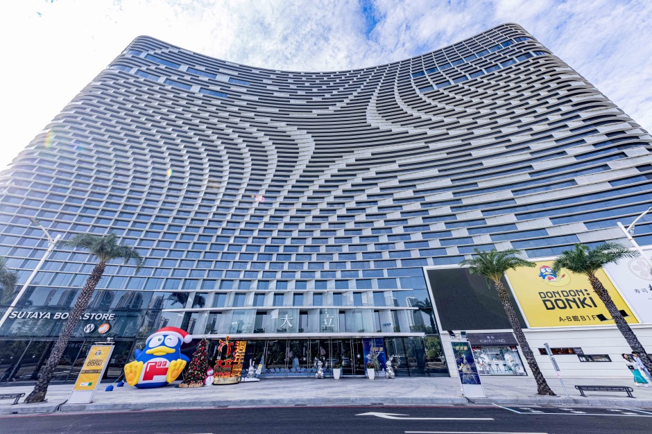 小檔唐吉訶德高雄大立店0T1A9521DON DON DONKI 全台最大店鋪插旗高雄樓層面積: 900坪 小檔唐吉訶德高雄大立店0T1A9521DON DON DONKI 全台最大店鋪插旗高雄樓層面積: 900坪