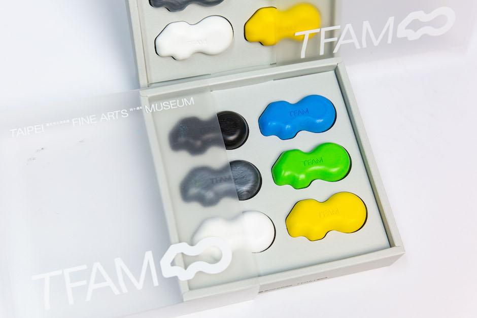 3-1「北美館40週年紀念蠟筆禮盒」，圖像由北美館提供。