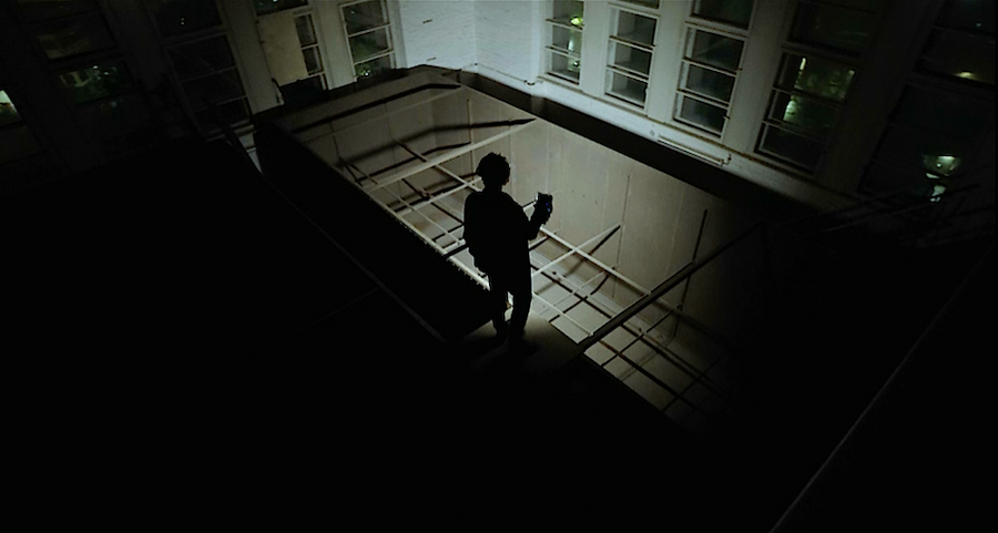柏林「The dark rooms vertical」神秘廢墟工廠中的無光展覽 柏林「The dark rooms vertical」神秘廢墟工廠中的無光展覽