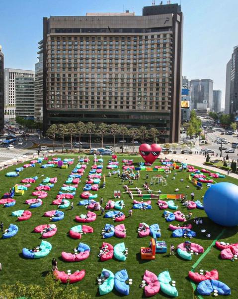 「首爾戶外圖書館」進駐清溪川！吹著夏日晚風，沉浸在自然與文化的悠閒時光