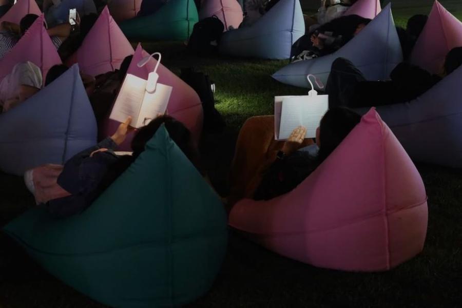 「首爾戶外圖書館」進駐清溪川！吹著夏日晚風，沉浸在自然與文化的悠閒時光