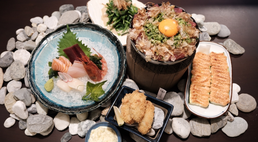 米崙丼飯屋可嚐到丼飯、生魚片、炸物等日式料理。(圖片提供:雲品國際) 米崙丼飯屋可嚐到丼飯、生魚片、炸物等日式料理。(圖片提供:雲品國際)