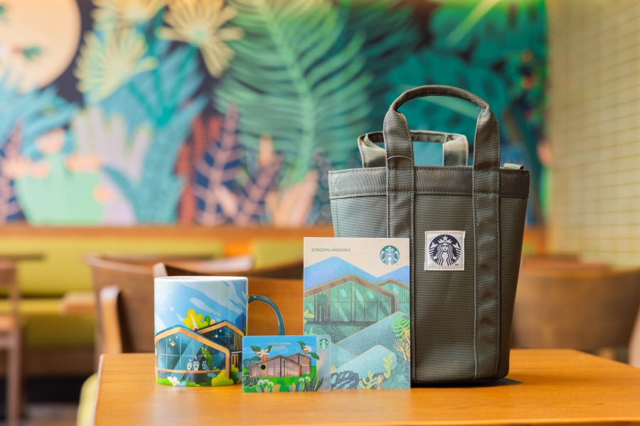 星巴克也推出「松竹安順馬克杯」、「松竹安順隨行卡」、「山系尼龍筒型側背包」周邊商品。（圖片提供：星巴克）
