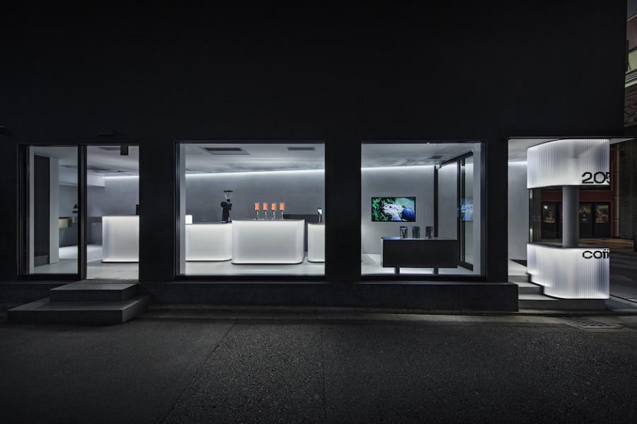 京都極簡咖啡廳「2050 Coffee」!以設計回應咖啡的未來議題,開放式空間主打自助汲飲 京都極簡咖啡廳「2050 Coffee」!以設計回應咖啡的未來議題,開放式空間主打自助汲飲