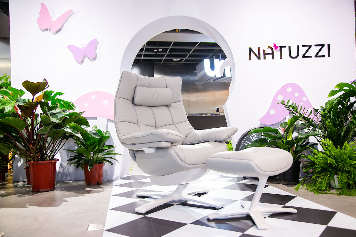 義大利設計品牌NATUZZI來台20週年特展!打造愛麗絲主題展場,解鎖不一樣的家具體驗 義大利設計品牌NATUZZI來台20週年特展!打造愛麗絲主題展場,解鎖不一樣的家具體驗