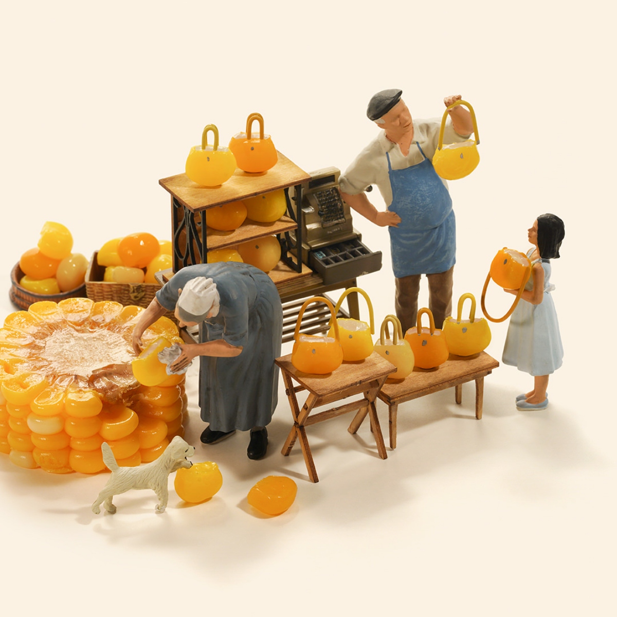 《SCALE》將玉米粒縮小再縮小製成皮包(圖片提供:寬宏藝術) 《SCALE》將玉米粒縮小再縮小製成皮包(圖片提供:寬宏藝術)