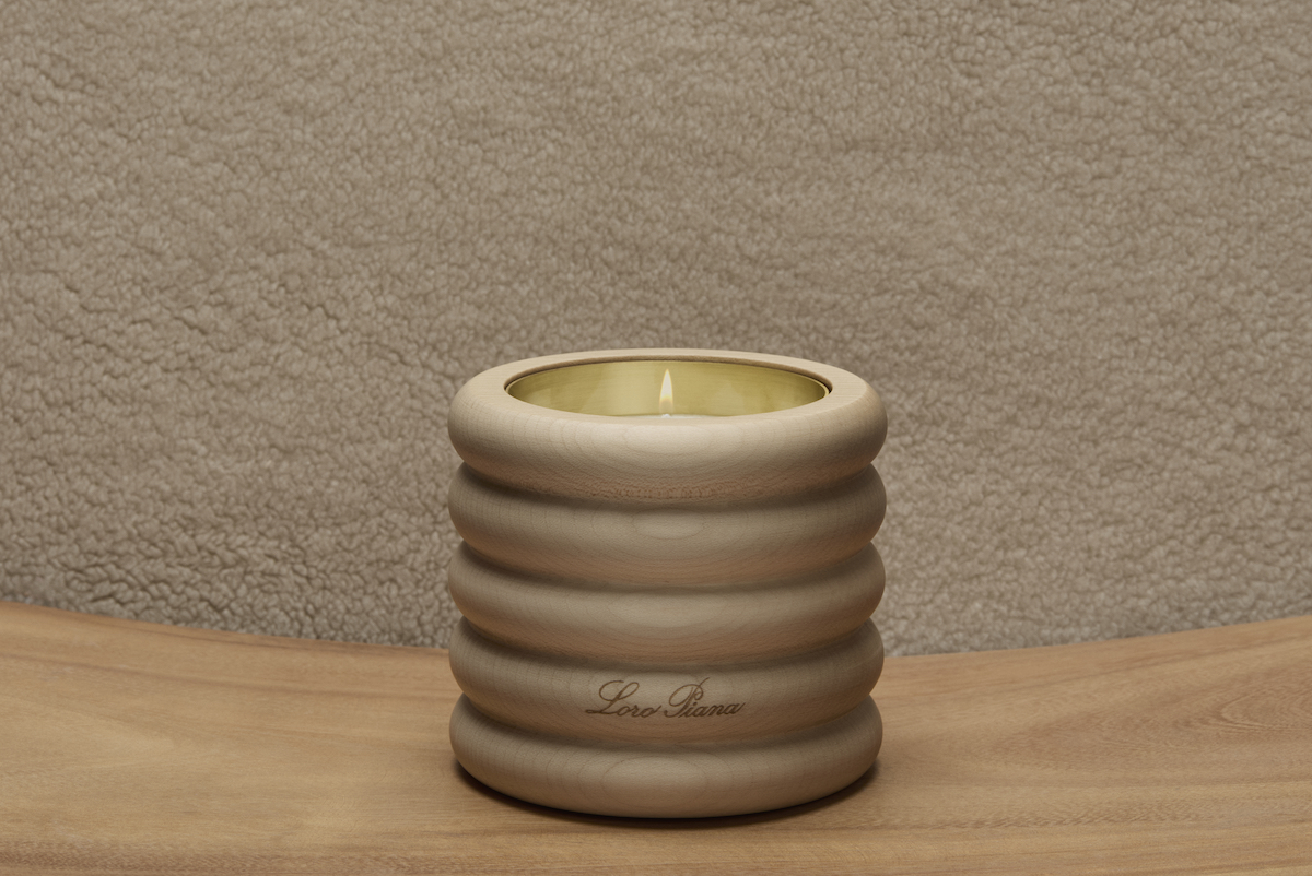 將羊毛的溫暖化為居家香氣！Loro Piana香氛蠟燭系列，回溯品牌工藝傳統，為空間注入優雅詩意