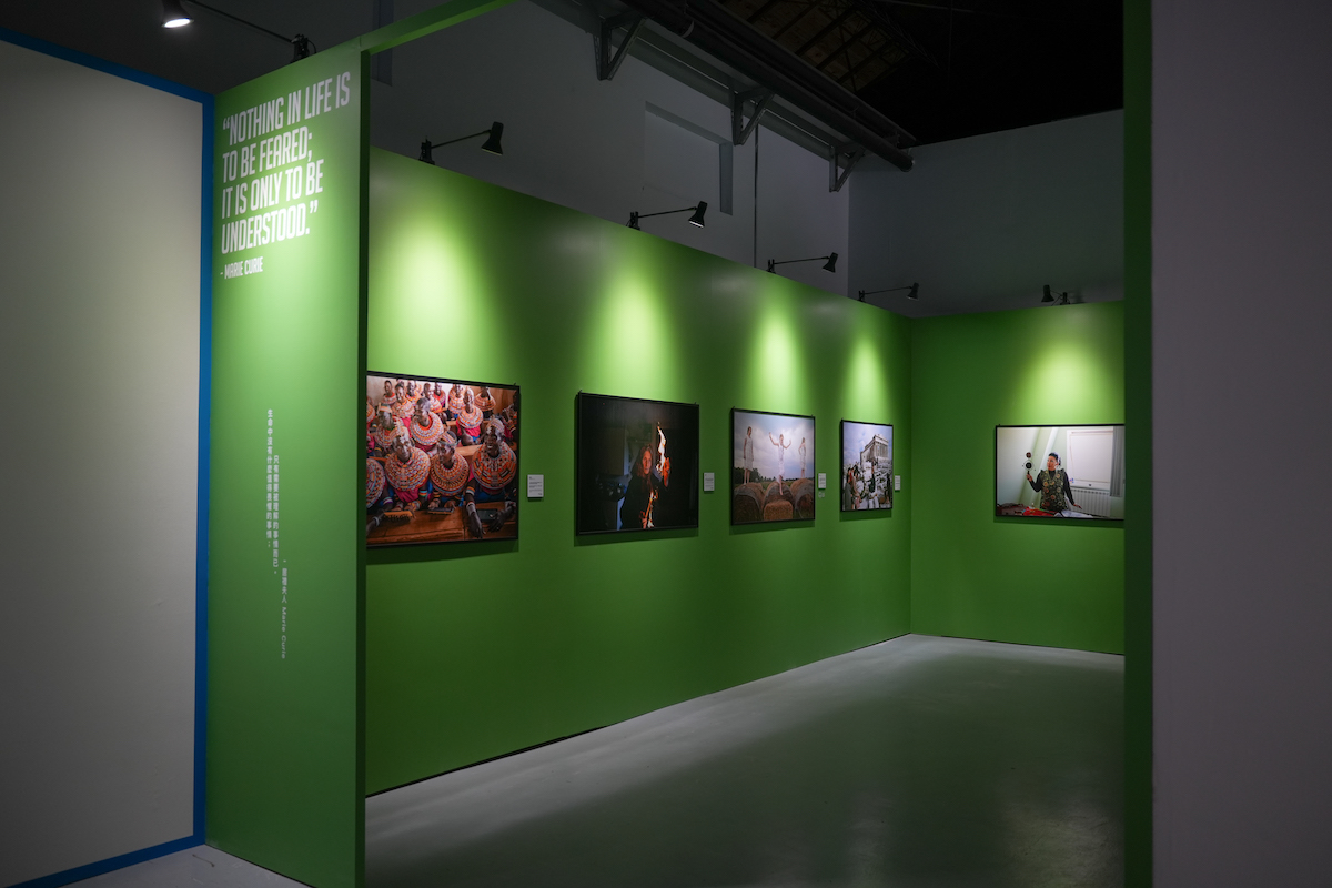《國家地理女性經典影像展》松菸開展!「阿富汗少女」等100幅作品、跨越百年的女性生命故事 《國家地理女性經典影像展》松菸開展!「阿富汗少女」等100幅作品、跨越百年的女性生命故事