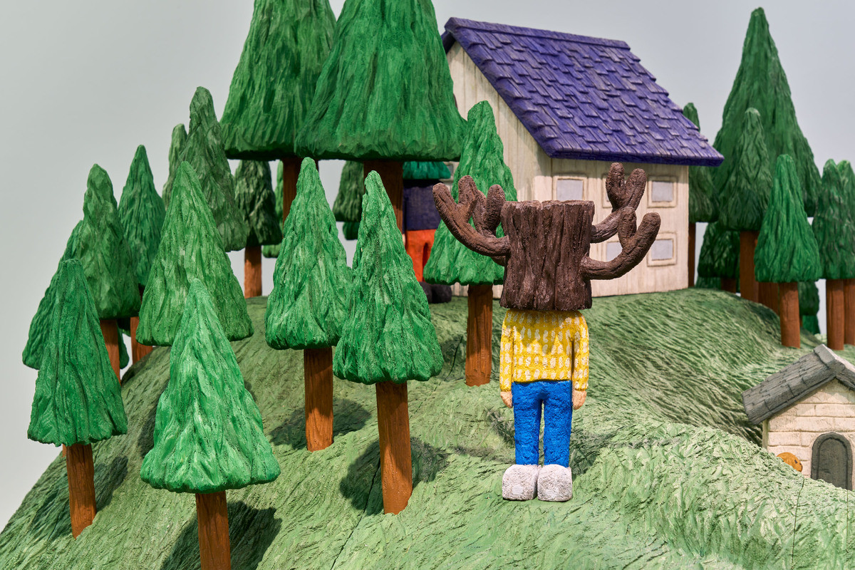 平子雄一個展《超越理想的風景》在基隆美術館！跟著「小樹人」穿梭人類與自然世界