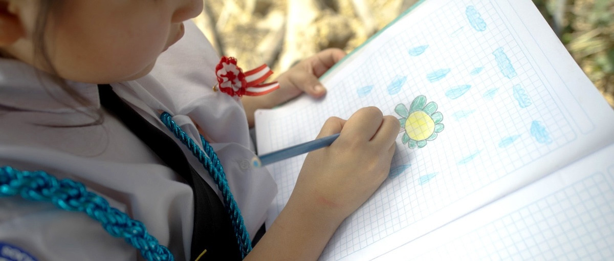 一本「需要泡水才能閱讀」的書:克服挑戰的創新設計,向世界呼籲水資源短缺造成的教育危機 一本「需要泡水才能閱讀」的書:克服挑戰的創新設計,向世界呼籲水資源短缺造成的教育危機