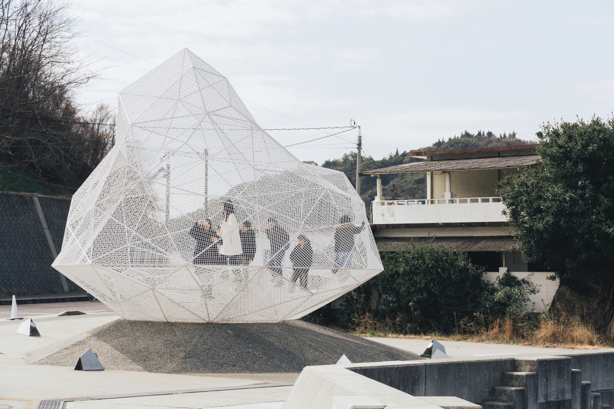 藤本壯介〈直島展覽館〉。(攝影:吳哲夫;Credit: Naoshima Pavilion Owner: Naoshima Town Architect: Sou Fujimoto ArchitectsA) 藤本壯介〈直島展覽館〉。(攝影:吳哲夫;Credit: Naoshima Pavilion Owner: Naoshima Town Architect: Sou Fujimoto ArchitectsA)