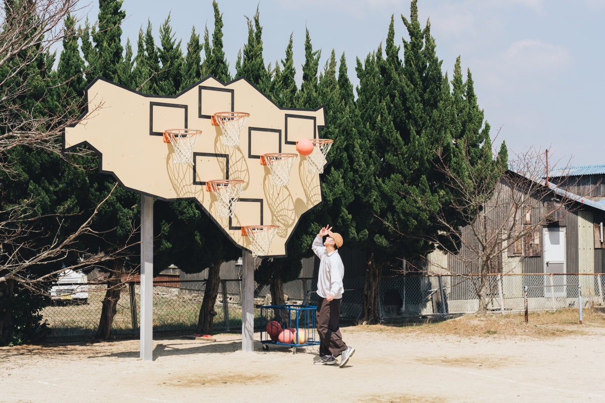 Llobet & Pons〈無人勝出-多數籃框〉。(攝影:吳哲夫;Credit: “”No one wins −Multibasket” Llobet & Pons) Llobet & Pons〈無人勝出-多數籃框〉。(攝影:吳哲夫;Credit: “”No one wins −Multibasket” Llobet & Pons)