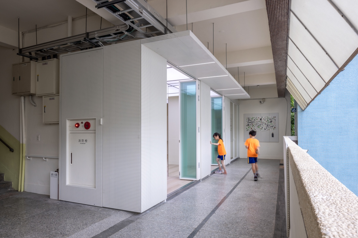 重新規劃教室廊道空間打造不一樣的端景(圖片提供:台灣設計研究院) 重新規劃教室廊道空間打造不一樣的端景(圖片提供:台灣設計研究院)