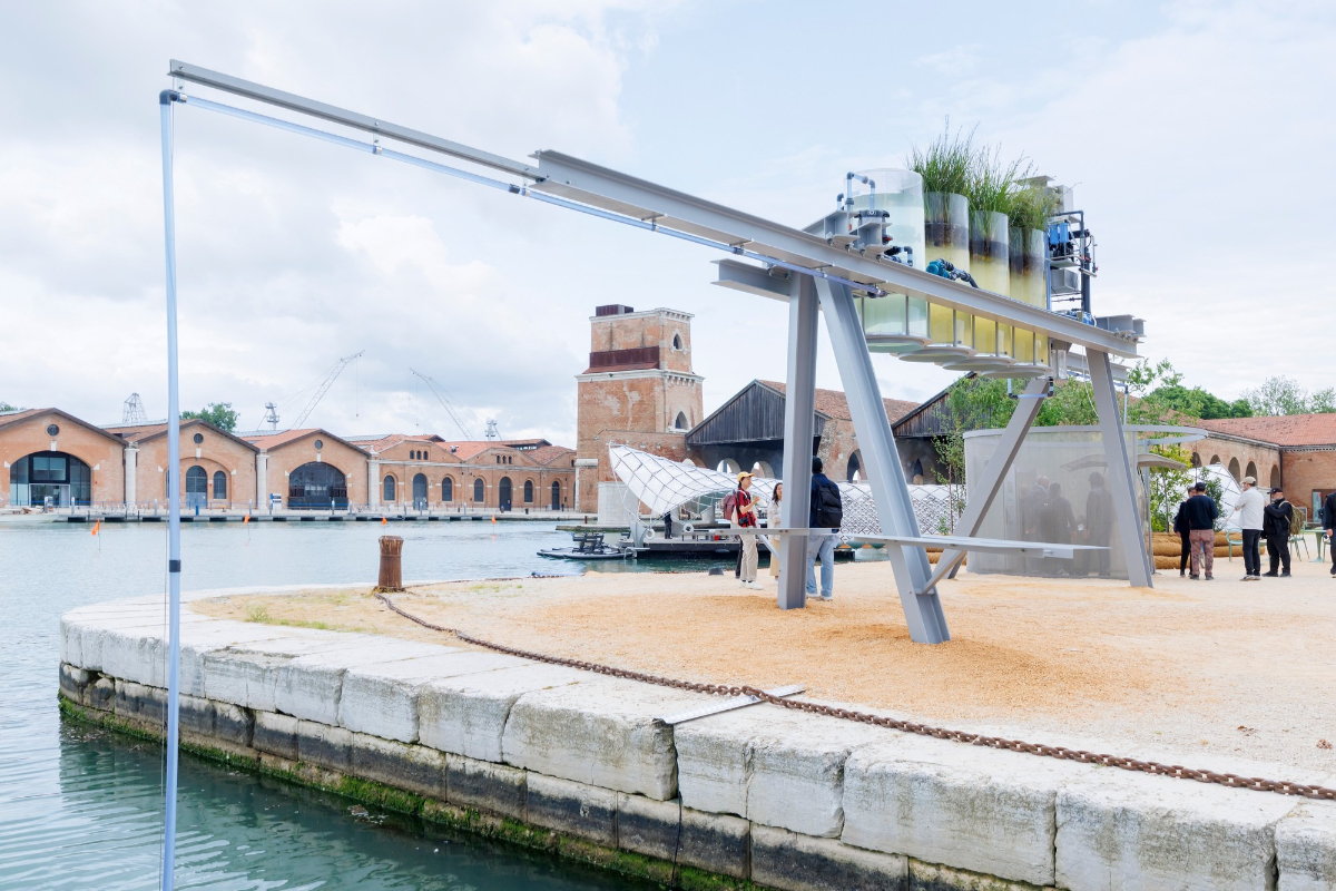用威尼斯運河水做咖啡!「Canal Café運河咖啡館」獲2025威尼斯建築雙年展金獅獎 用威尼斯運河水做咖啡!「Canal Café運河咖啡館」獲2025威尼斯建築雙年展金獅獎