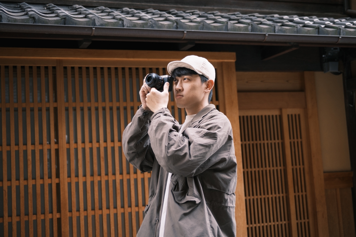 輕巧的α7CR不只令旅途更輕鬆無負擔,小巧的機身捕捉街拍畫面時更顯低調。(機身α7CR,鏡頭SEL40F25G) 輕巧的α7CR不只令旅途更輕鬆無負擔,小巧的機身捕捉街拍畫面時更顯低調。(機身α7CR,鏡頭SEL40F25G)