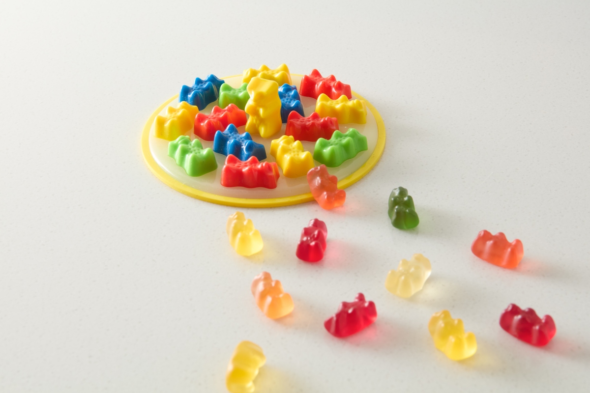 HARIBO 立體矽膠杯蓋10cm/399元(圖片提供:HOLA ) HARIBO 立體矽膠杯蓋10cm/399元(圖片提供:HOLA )
