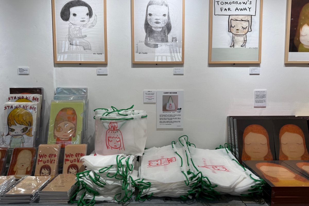 奈良美智巡展周邊(攝影:Adela Cheng) 奈良美智巡展周邊(攝影:Adela Cheng)