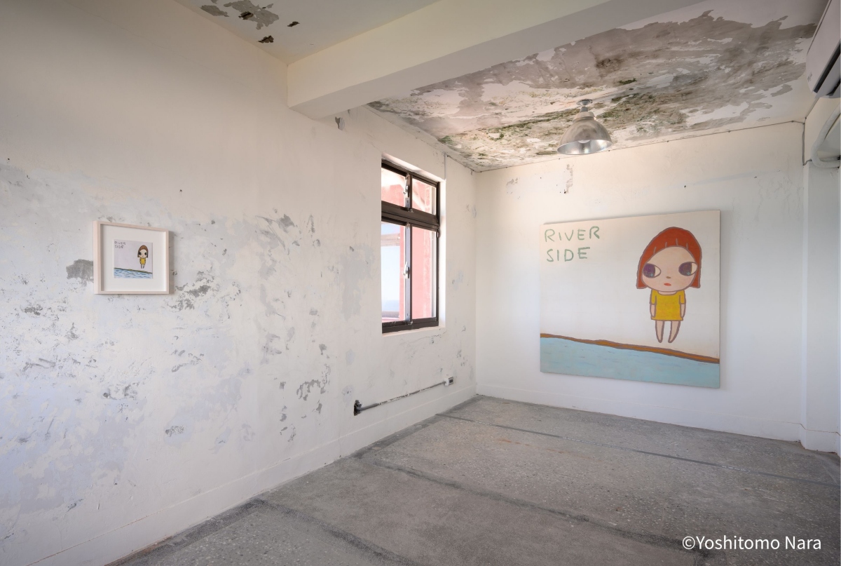 奈良美智2021年台南隔離時期素描創作(左)、2025年新作《河邊》(圖片提供:主辦單位–文化總會、台灣電力公司) 奈良美智2021年台南隔離時期素描創作(左)、2025年新作《河邊》(圖片提供:主辦單位–文化總會、台灣電力公司)