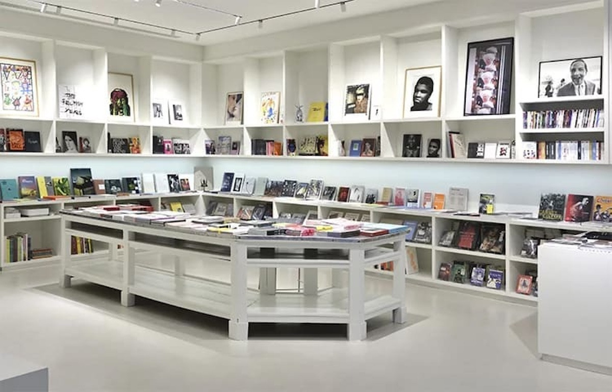 街頭藝術傳奇Futura巴黎個展!直面警察暴力、種族議題,回顧40年創作路 街頭藝術傳奇Futura巴黎個展!直面警察暴力、種族議題,回顧40年創作路