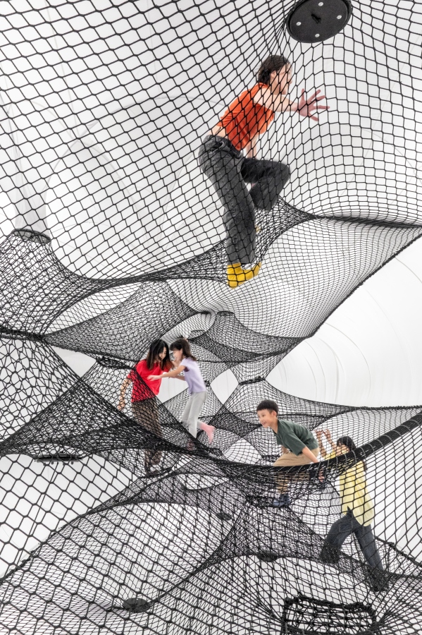 《Net Taichung》成為《Net》系列最大件的作品(圖片提供:勤美術館、攝影:楊承) 《Net Taichung》成為《Net》系列最大件的作品(圖片提供:勤美術館、攝影:楊承)